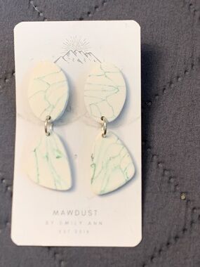 Mint Veined Drop Earrings - Green Marble Effect